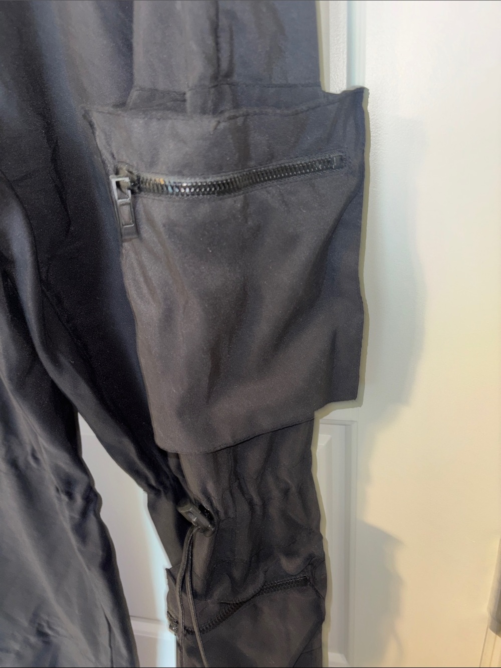 PrettyLittleThing Black Cargo Joggers - Picture 7 of 8